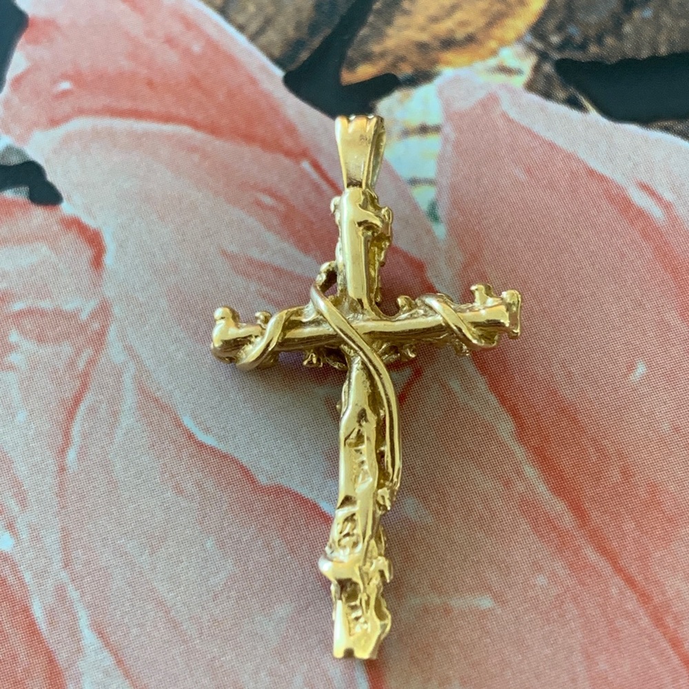 One of a kind🙏🏽Gold cross ✝️SC marking on back✝️
